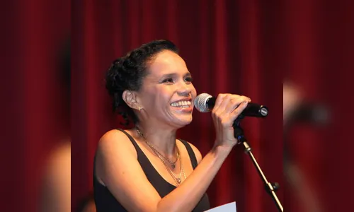 Teresa Cristina anuncia pausa nas 'lives' após ter a conta invadida