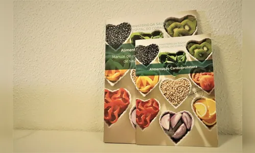 Profissionais da saúde de Arapongas recebem guia sobre alimentação cardioprotetora