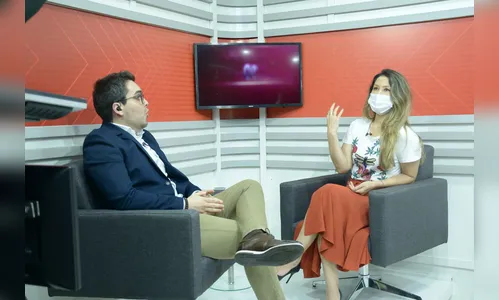 Primeira-dama do Estado do Paraná concede entrevista ao Jornal da Tribuna; assista