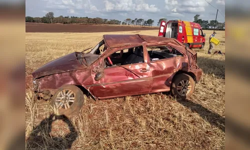 Homem sofre ferimentos após capotar veículo que conduzia em Rolândia