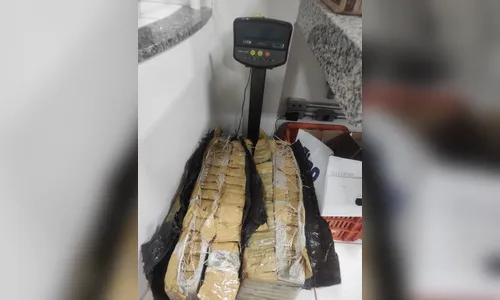 PRF apreende mais de 40 Kg de maconha em Mandaguari