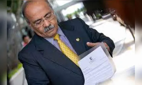 Chico Rodrigues diz que dinheiro encontrado em sua cueca era para pagar funcionários