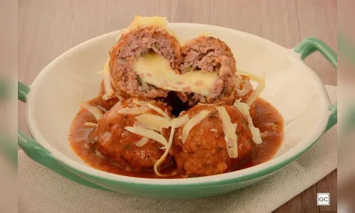 Aprenda a fazer Almôndegas recheadas ao molho