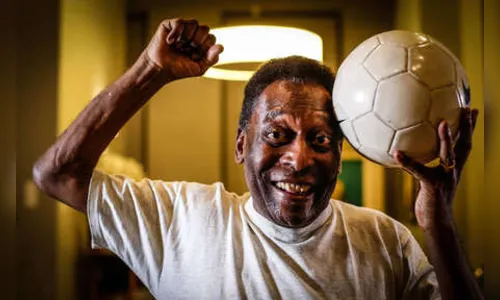 Perto de completar 80 anos, Pelé agradece por estar com saúde e lúcido