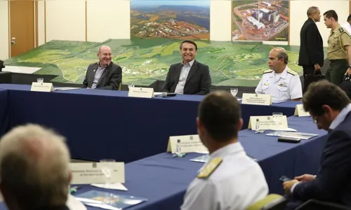 Bolsonaro visita laboratório do 1º submarino nuclear brasileiro