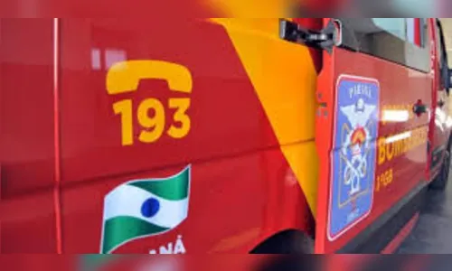 Bombeiros atendem vítimas de acidente na Cristiano Kussmaul