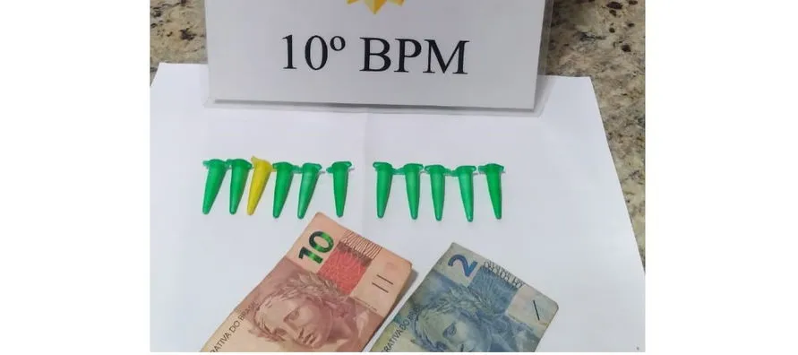 PM de Apucarana aborda 40 pessoas e encontra pinos com cocaína