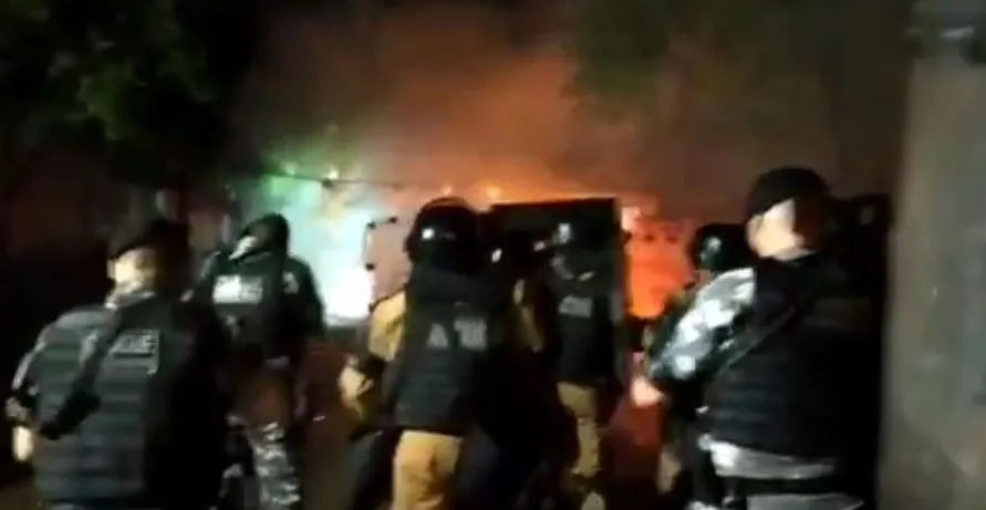Polícia acaba com festa clandestina em Londrina; vídeo