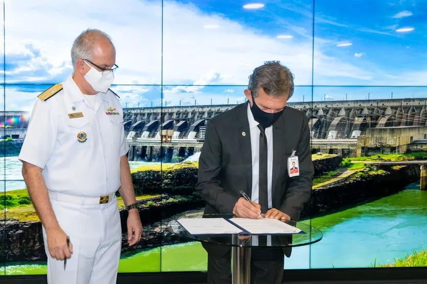 Marinha e Itaipu firmam convênio para reforçar segurança do reservatório