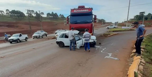 Idoso morre em acidente entre carreta e carro no Trevo de Pitanga