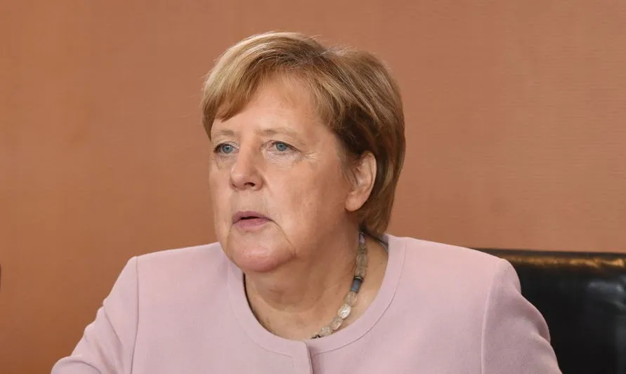 Merkel quer fechar bares e academias para conter covid-19 na Alemanha