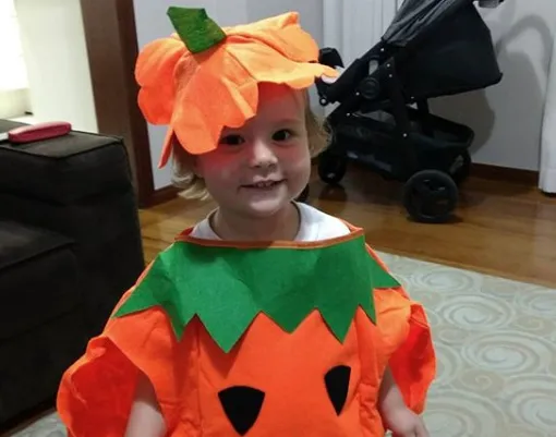 Letícia, filha de Patrícia Marques Garcia, de Apucarana, durante o halloween do ano passado