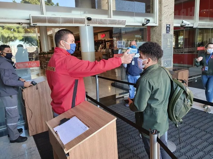 Decreto libera reabertura de shoppings e centros comerciais aos domingos em Londrina