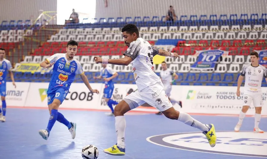 Campo Mourão e Magnus abrem oitavas da Liga Nacional de Futsal