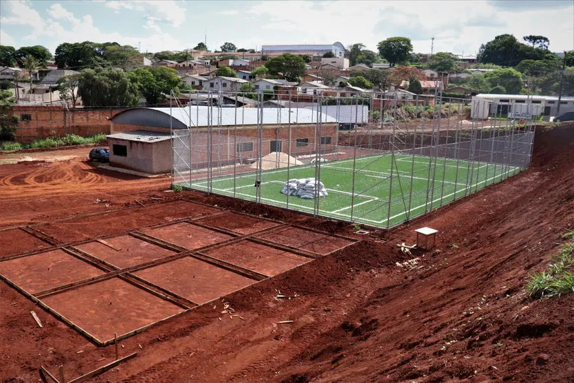 Avança obra do Meu Campinho no Conjunto Águias