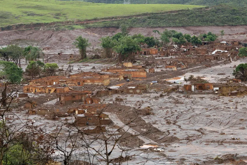 Cinco anos depois, vítimas de Mariana esperam por uma casa