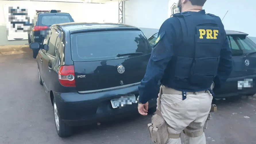 PRF recupera em São Paulo carro furtado no Paraná