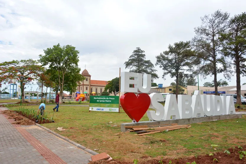 Revitalização da Praça da Matriz ganha portal em homenagem à cidade