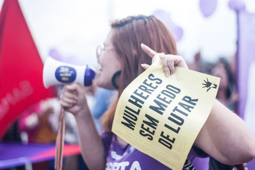 Mulheres são quase metade dos filiados, mas só 21% dos dirigentes de partidos