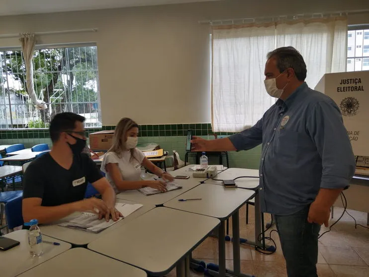 Candidato Laércio Luz vota nesta tarde no colégio Nilo Cairo; assista