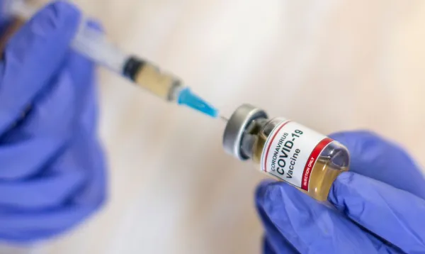 Vacina experimental para covid-19 apresentou eficácia de 94,5% na fase 3