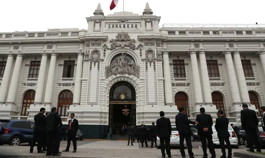 Peru busca terceiro presidente em uma semana para tentar sair de crise