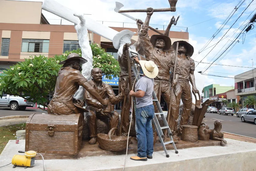 Memorial em homenagem aos pioneiros é instalada em Jardim Alegre