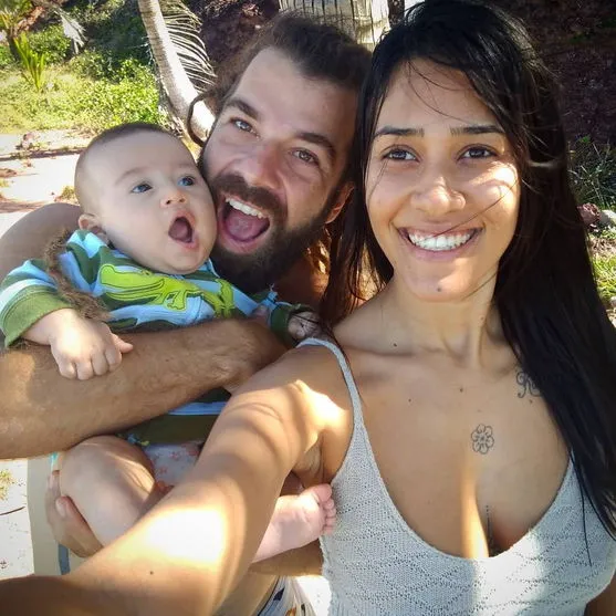 Casal e bebê de 7 meses mortos em desabamento de falésia são velados