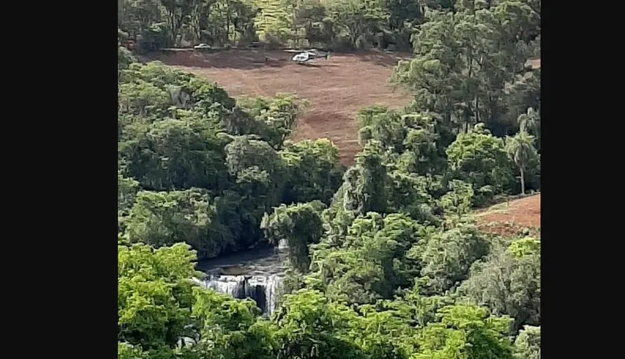 Salto do Bulha, ao fundo helicóptero do serviço aeromédico