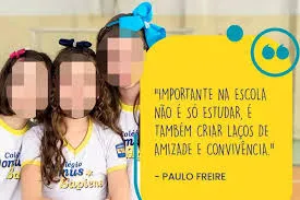 Família denúncia escola que tapou foto de aluna negra em publicidade