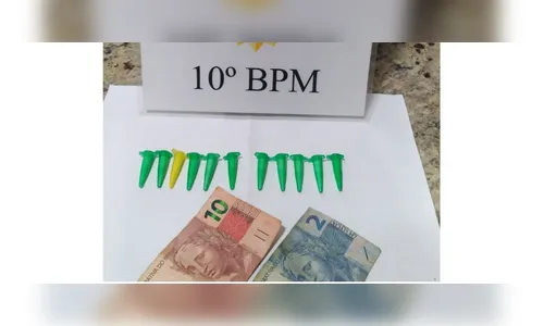 PM de Apucarana aborda 40 pessoas e encontra pinos com cocaína