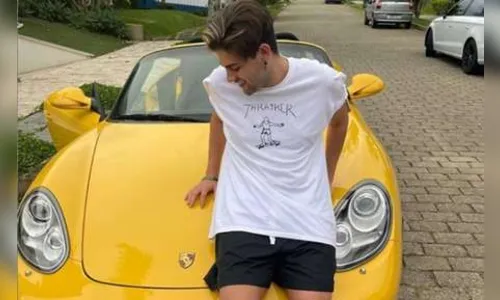 Mário Jr. posta foto com carro de luxo e brinca: 'Obrigado, Letícia'