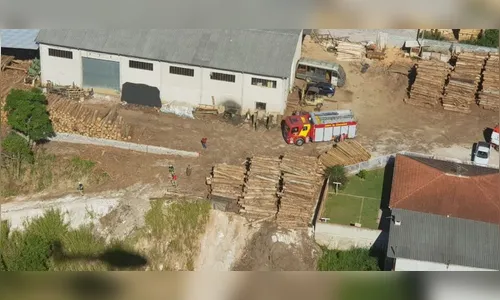 Homem morre após cair e ficar prensado embaixo de máquina agrícola