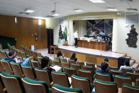 Governo recebe propostas para duplicação da PR-323