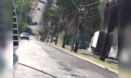 Carreta descontrolada em descida assusta motoristas; Vídeo