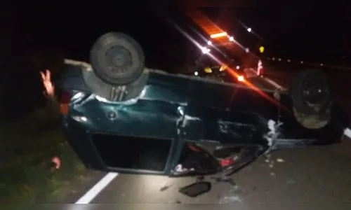 Colisão seguida de capotamento deixa quatro pessoas feridas na BR 376