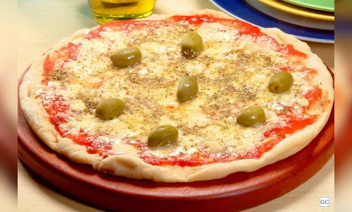 Aprenda a fazer Pizza de mussarela na panela de pressão
