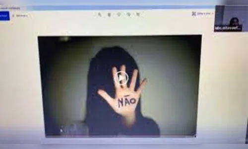 Professora culpa mulheres por estupros durante videoaula e acaba afastada; Vídeo