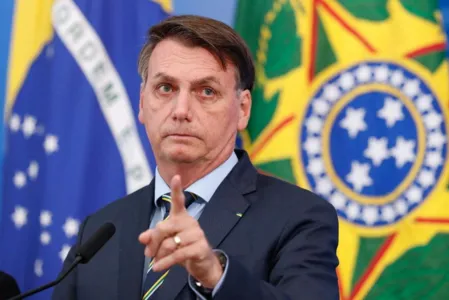 'Trump não é a pessoa mais importante do mundo. Deus é', diz Bolsonaro em SC