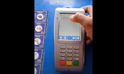 Homem é detido com apostas e máquina de jogo do bicho