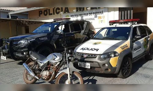 Homem com mandado judicial é preso em Jardim Alegre com moto furtada