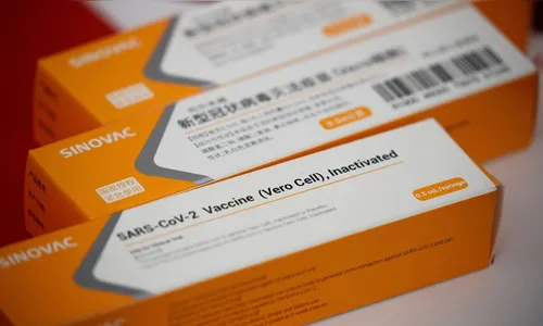 Anvisa interrompe estudos da Coronavac após ‘evento adverso grave’