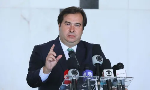 Luciano Huck estreita relação com Rodrigo Maia