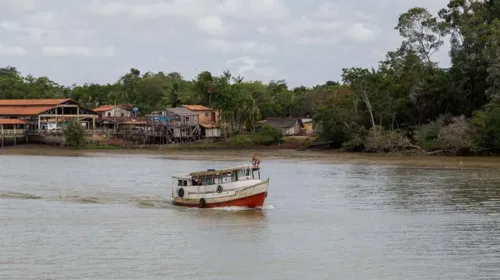 Ladrões ajudam padre que estava se afogando durante assalto