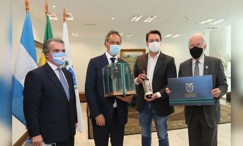 Governador apresenta corredor bioceânico a embaixador da Argentina