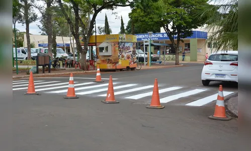 Avenidas ganham pintura de sinalização viária