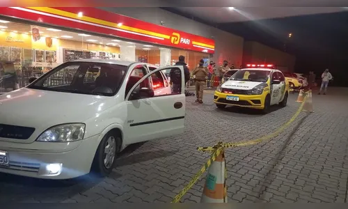 Homem é morto a tiros dentro de loja de conveniência