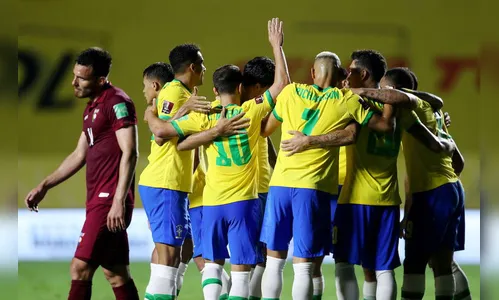 Seleção brasileira joga mal, mas vence a Venezuela e segue 100%