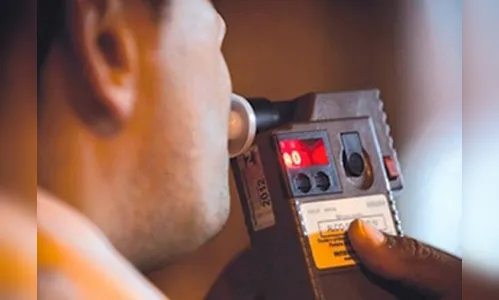 Motorista bêbado é preso após acidente em Apucarana