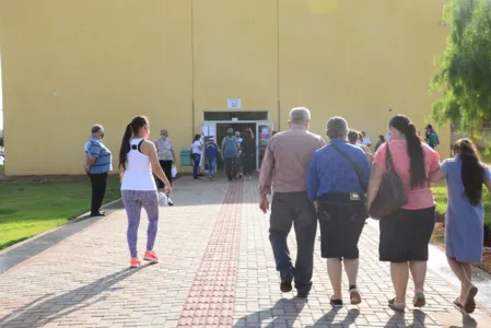 Manhã tranquila nos dois maiores locais de votação em Apucarana e Arapongas